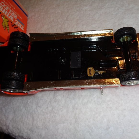 DALE Earnhardt Wheaties Dually Bank Action 1/24 Scale - Picture 7 of 9